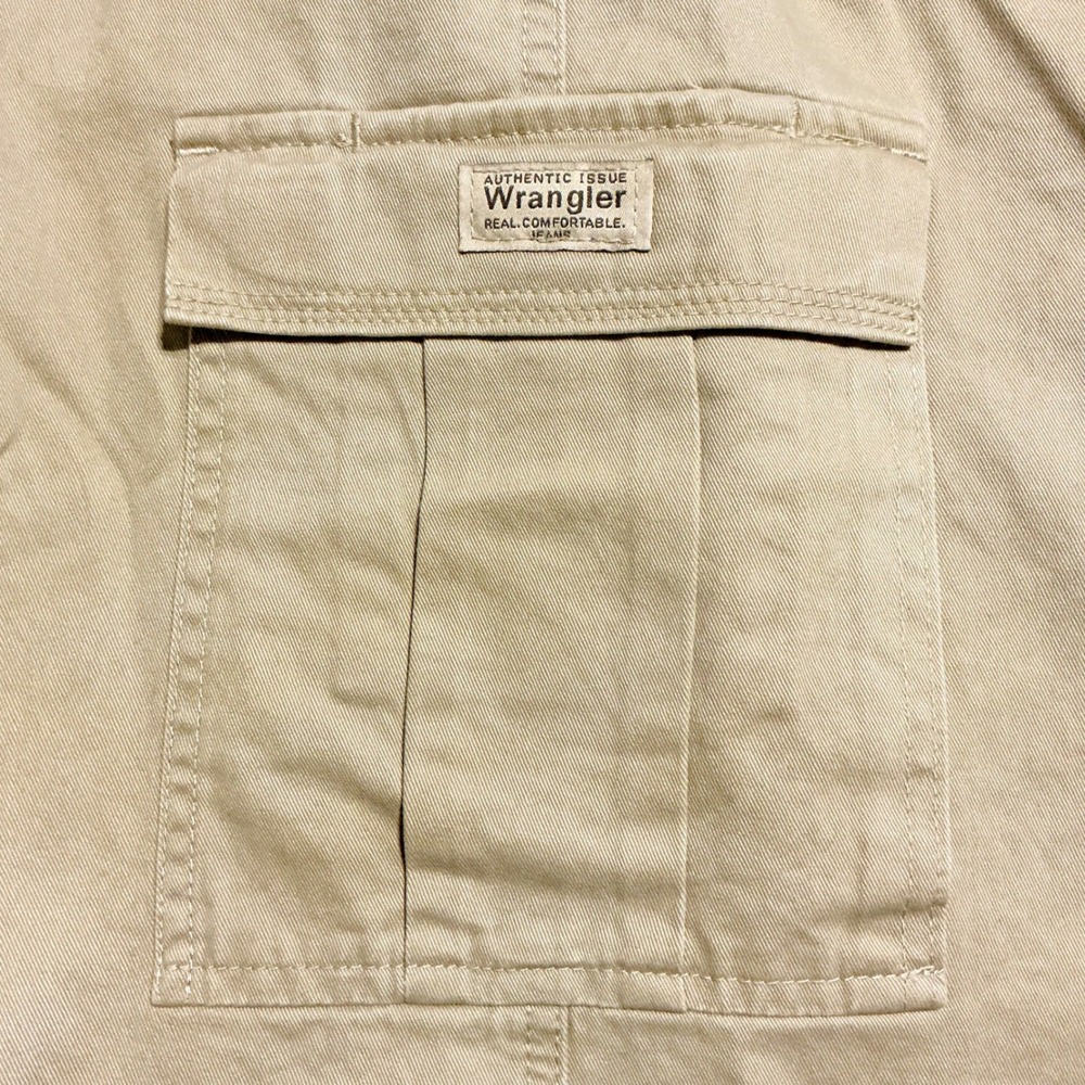 Wrangler Cargo Pants Men's Size 40x30‎ Khaki Workwear 100% Cotton Tan - Picture 5 of 8